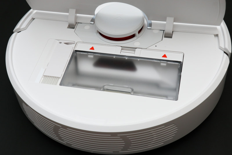 ダストボックスがここにある。Wi-Fiの動作ランプもここにある