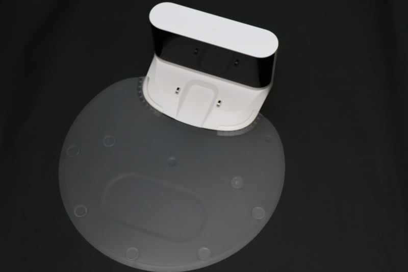 防湿マットを装着した充電ドック