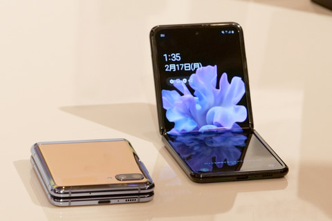 au、「Galaxy Z Flip」2月28日発売、17万9360円 - ケータイ Watch