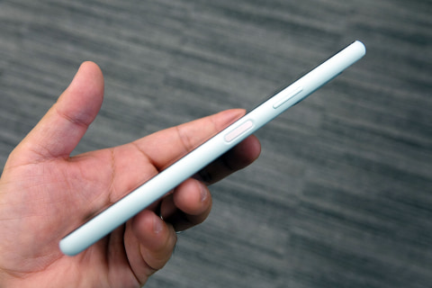 Sony Xperia 10 II 白色 トリプルカメラ Xperia 10 II」レビュー。長所は軽量ボディとバッテリー持ち