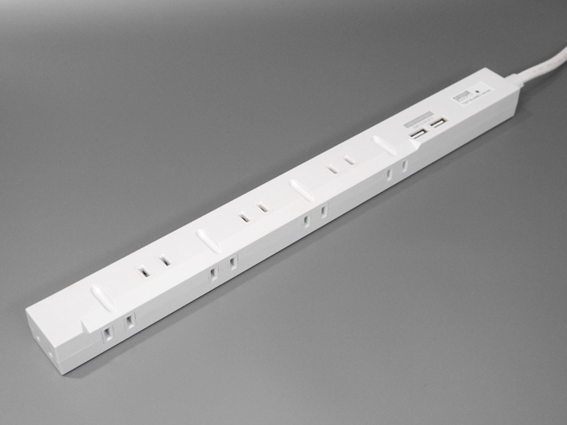 常時給電することが多いACアダプタを接続するというコンセプトのためか、集中スイッチは搭載されていない