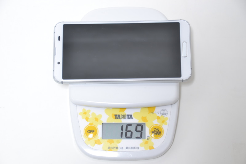 重量は実測で169g(nano SIM未挿入)