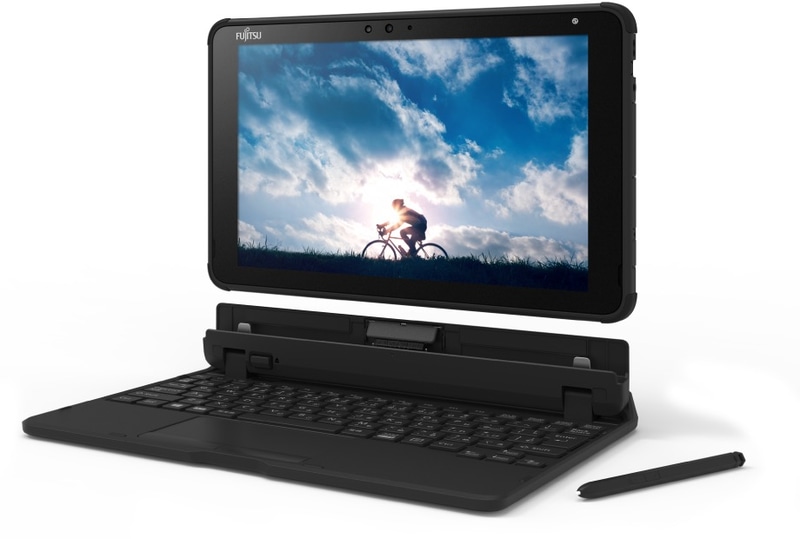 左写真が各種オプション。中央と右は「<a href="https://www.fujitsu-webmart.com/pc/ui054?WEB_STYLE=FMV-NKB40A" class="strong bn" target="_blank">LAN付軽量スリムキーボード</a>」で、これを使うとタブレットPCがクラムシェルノートPCに変身する。このキーボードの後ろ側には有線LANポートもある。