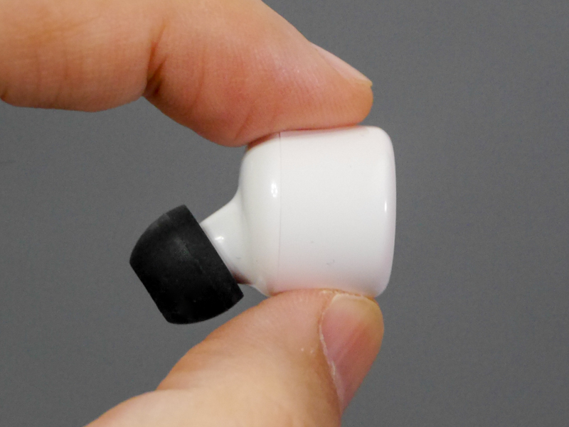 側面。楕円形でないぶん直径は太く見える