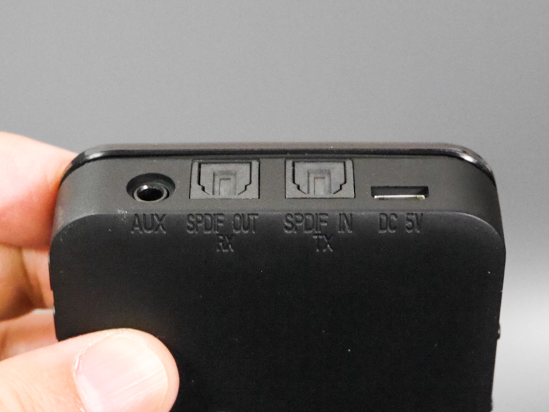 3.5mmジャックのほか光インターフェイスも搭載する