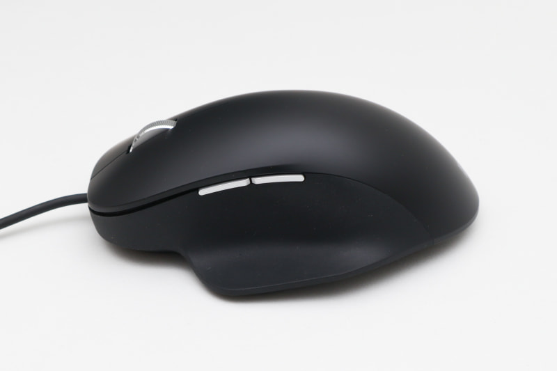 マイクロソフト エルゴノミックマウスの特徴の親指置き