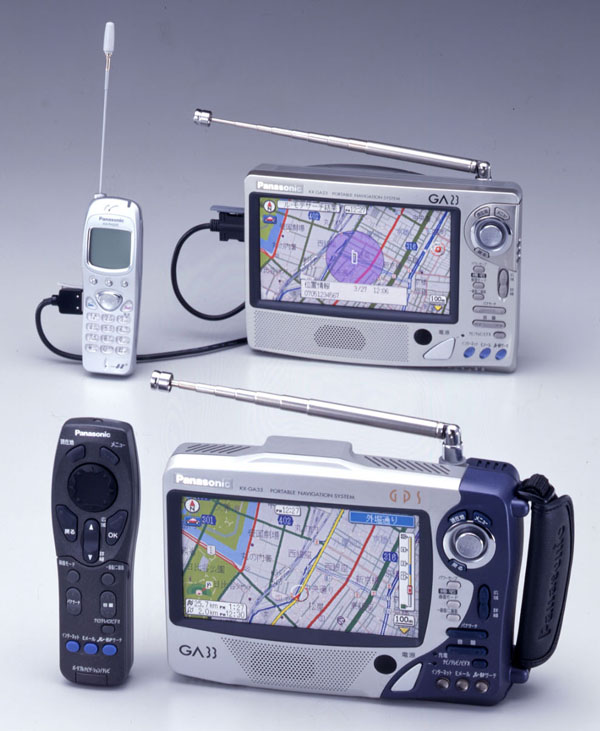 「ネットワーク　でるナビ」。携帯電話・PHSの接続でWeb閲覧も