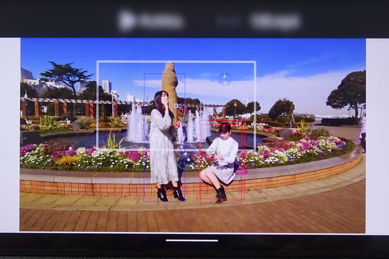 フォーカス再生のデモ。AIが撮影された動画を解析し、被写体の動きに合わせてズームや追従する