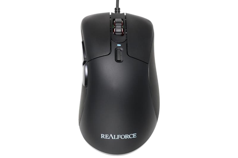 形状的には右手用マウスとなる。ホイール手前のボタンを押すとDPI値が切り替わる。DPI値を切り替えると、ホイールとボタンの間にあるLEDとマウス後方のブランドロゴLEDが3秒間点灯し、その点灯色により設定されたDPI値がわかる