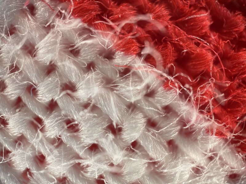 これはコットンのバンダナ。洗濯後なので細部までけっこうキレイ