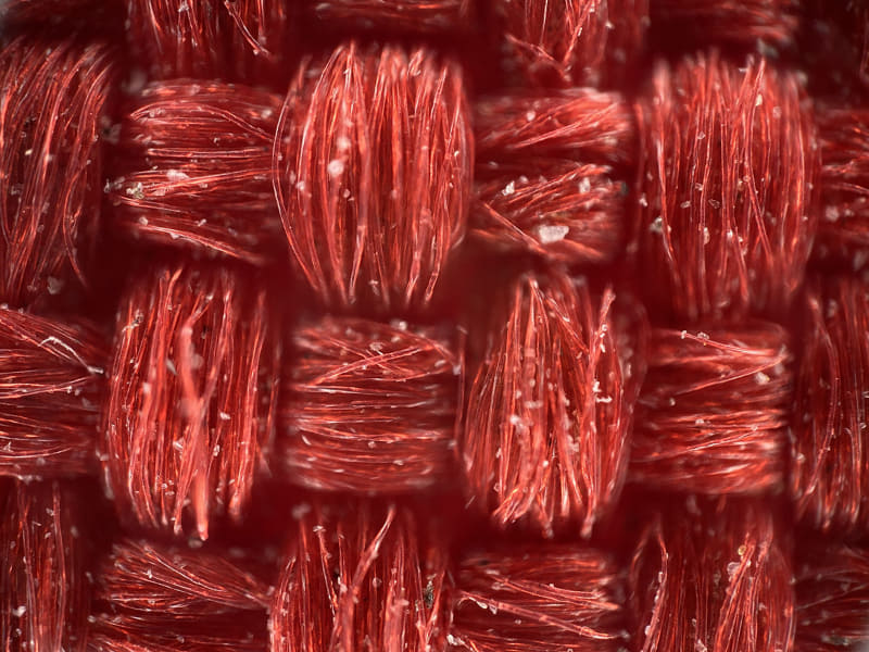 さんざん使ったナイロン生地のペットボトルケース。自転車で走る時に多用しているが、細部に細かな汚れがたくさん