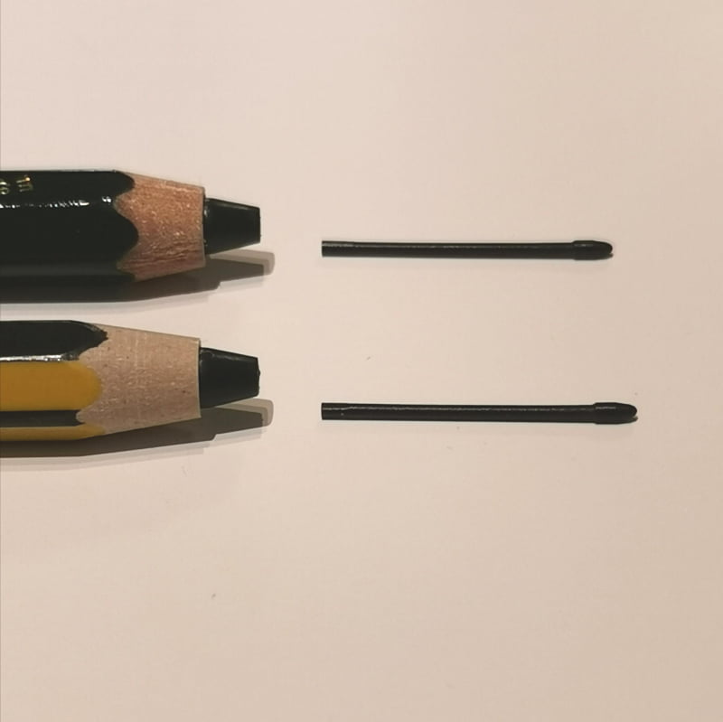 いずれもワコム社のエラストマー芯を使用