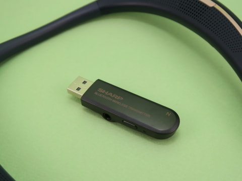 軽量88グラムでビデオ会議が快適な「AQUOSサウンドパートナー