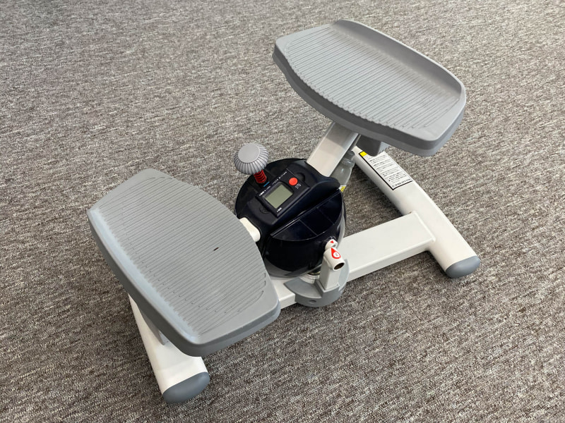 ステッパーは低強度だが気軽に自宅内でできる有酸素運動だ。筆者は野球中継を見ながら踏んだりしているが、今シーズンがいつまで経っても開幕しないので出番がない