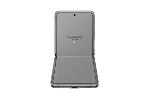 折りたたみスマホ「Galaxy Z Flip」のThom Browneモデルが登場、27万円
