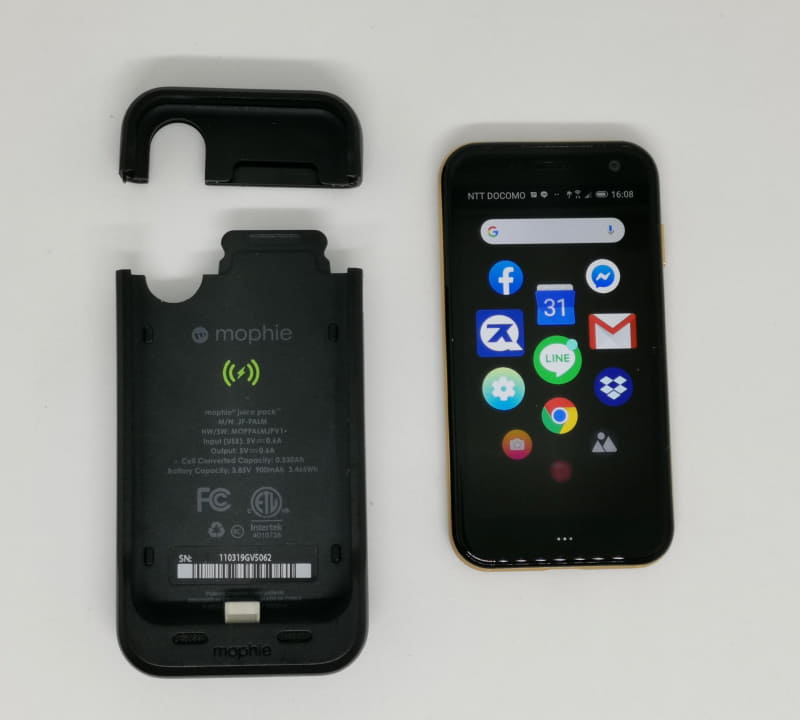 バッテリーケースはQiに対応し、もちろんUSB Type-Cケーブル充電もできる
