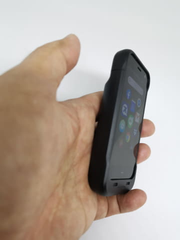 Palm PhoneのフットプリントのままでQi対応＋バッテリー2倍化