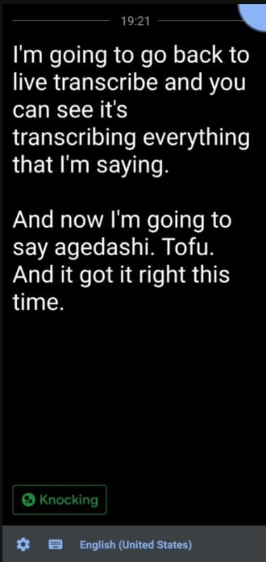 単語登録のデモのようす。新しく「agedashi」の単語を登録する（中央）と、正しく文字起こしされる（左）