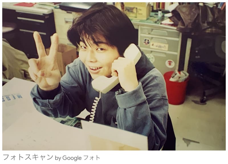 最初に全体が入るように写真を撮り、次に画面に表示される○印にあわせてカメラを動かして撮影。すると、写真のテカリや映り込み、陰が消えて、きれいな写真が取り込める