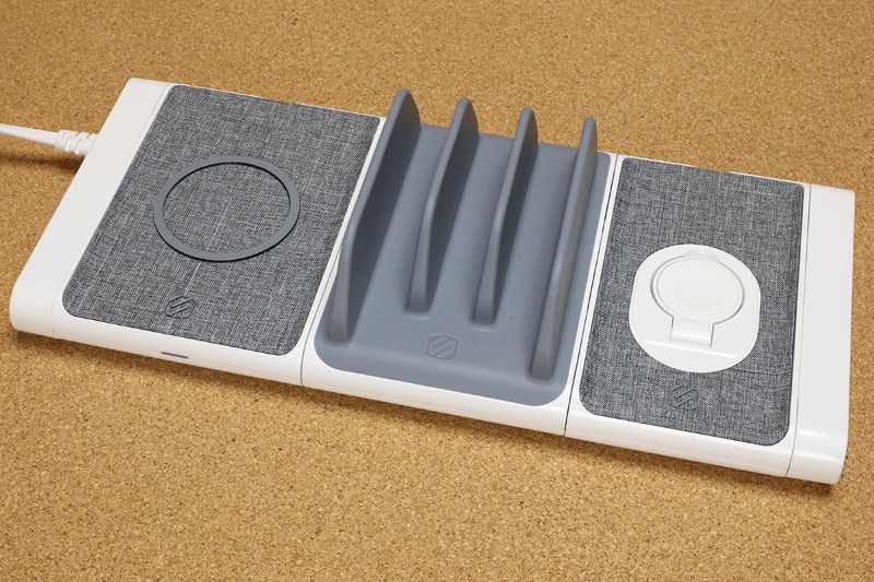 こんなふうに各モジュールを自由に組み替えることができる。ただし組み換えは並び順のみで、モジュールの向きは変更不能