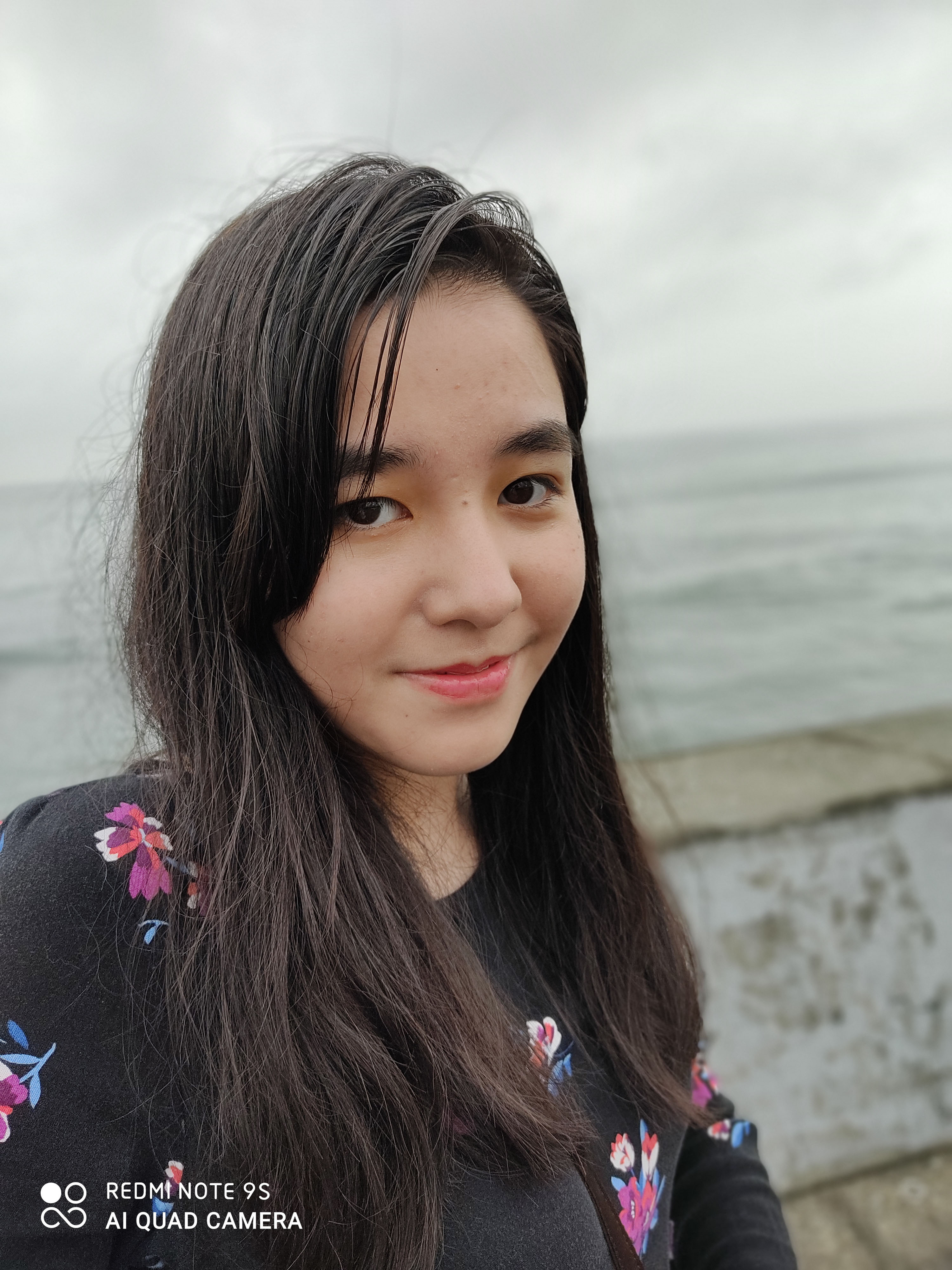 モデル：<a href="http://bonbon-famin.com/cn2/g01.html" class="strong bn" target="_blank">るびぃ</a>（ボンボンファミンプロダクション）</br>曇天の日だったが、ポートレートで撮影