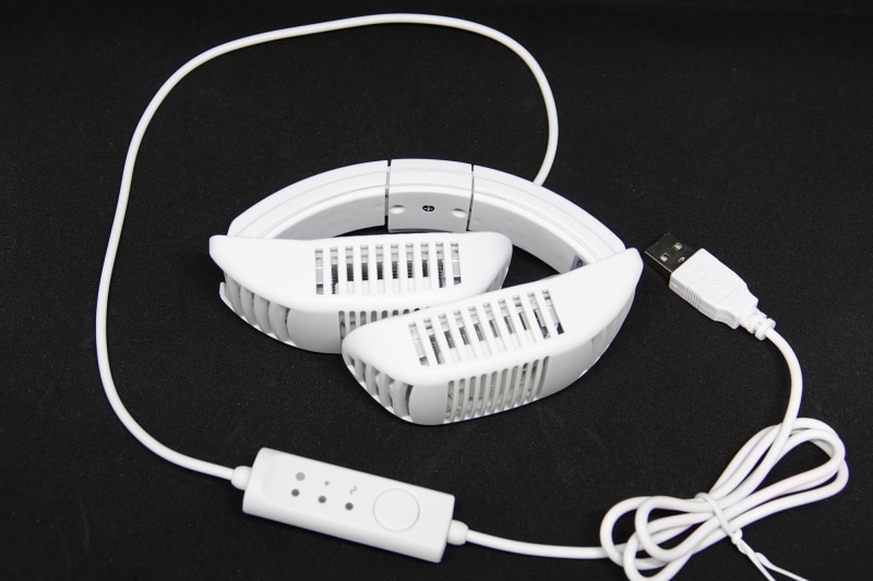 使わないときは折りたたんでおけるため、携帯にも便利