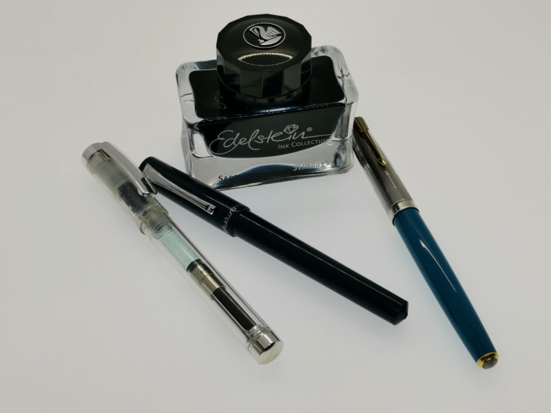 同じペリカンの青いボトルインクを、万年筆、フェルトペン、ボールペンの3本に入れてみた