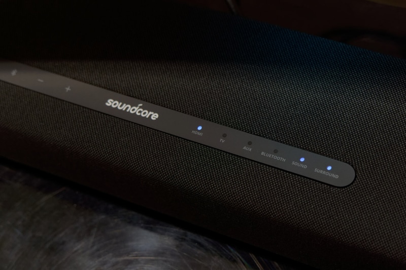 本体上面に各種ボタンやインジケーターランプがある