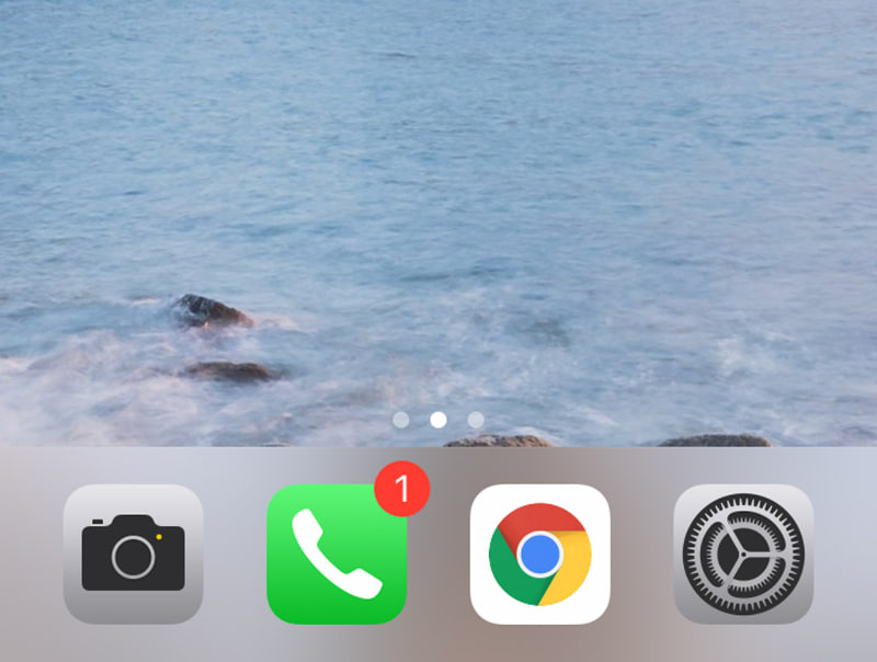 画面下部のドックに置けるのは4つまで。これだと足りない……