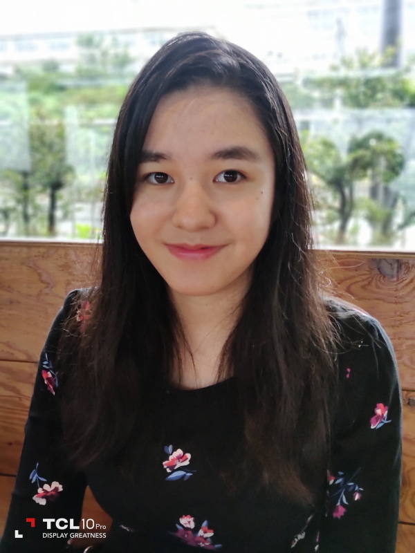 ポートレートを撮影。逆光のシーンだが、顔も明るく撮影できているモデル：<a href="http://bonbon-famin.com/cn2/g01.html">るびぃ</a>（ボンボンファミンプロダクション）