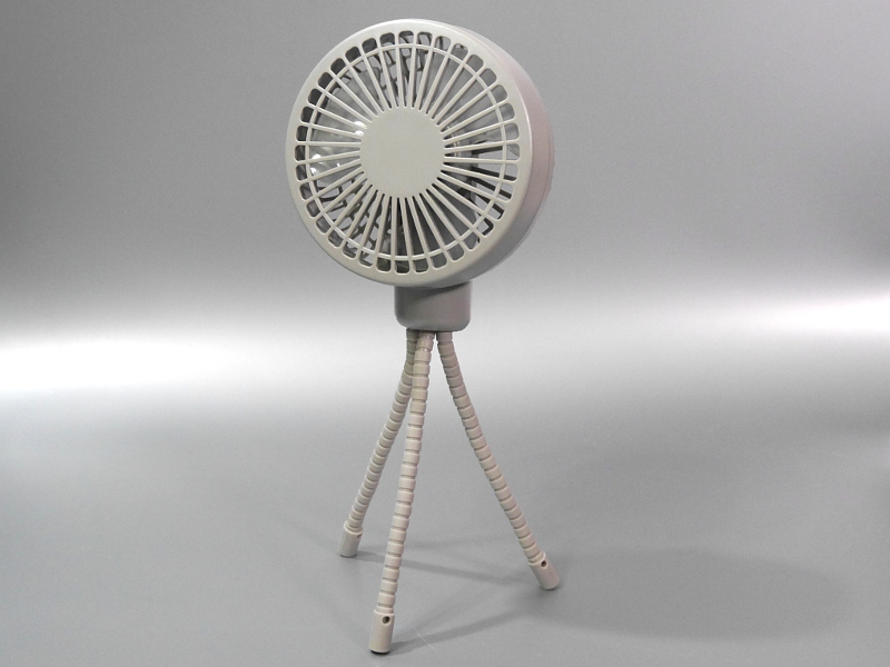 製品本体。3本の脚で自立する構造