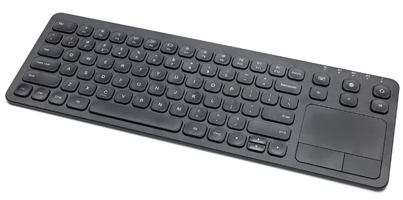 Bluetoothキーボード「400-SKB066」。サイズは幅374×奥行き129×高さ16mmで、質量は430g。作りは比較的にしっかりしており、安っぽさのようなものは感じられない