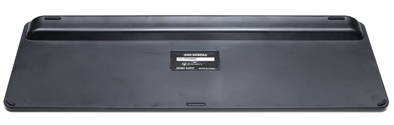 裏面には5つの滑り止めゴム足。キーボードの高さ（傾き）調節には対応していない