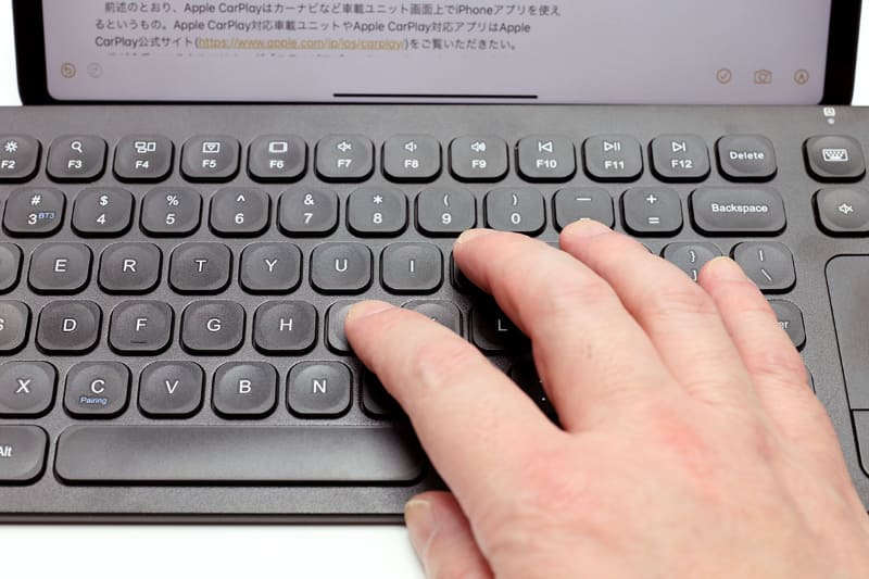 なかなかの“しっかり感”があるキーボードですな。打鍵感もわりあい心地よい。全体的にコストパフォーマンスが高いキーボードという印象となった