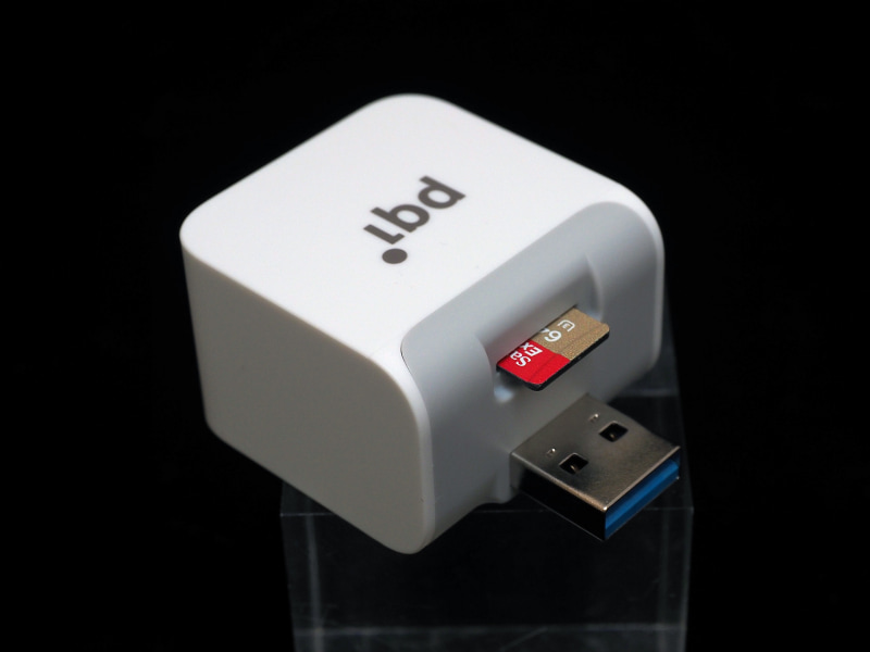 手頃なmicroSDカードを挿してバックアップ先に利用する