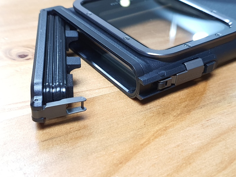 蓋はしっかり圧着できる構造