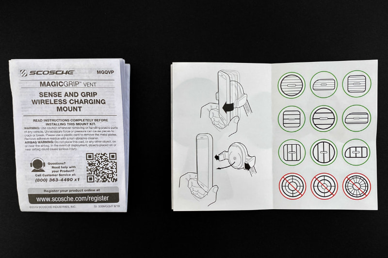 簡易説明書（イラストのみ)と詳しい説明書（各国語)が付属するが、詳しい説明書は字が小さくて読みにく〜い。簡易説明書でだいたいわかりますけれども……。
