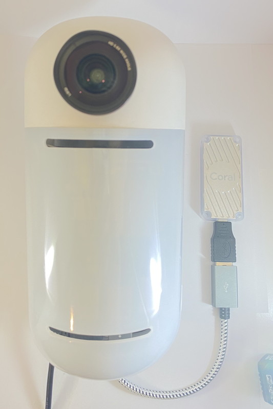 Google Coral Edge TPU USB Acceleratorを接続したイメージ