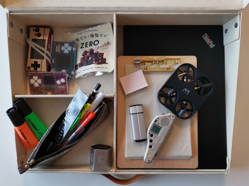 ミーティングの主役ではなく余裕のある会議ならこういうセットもありそうだ