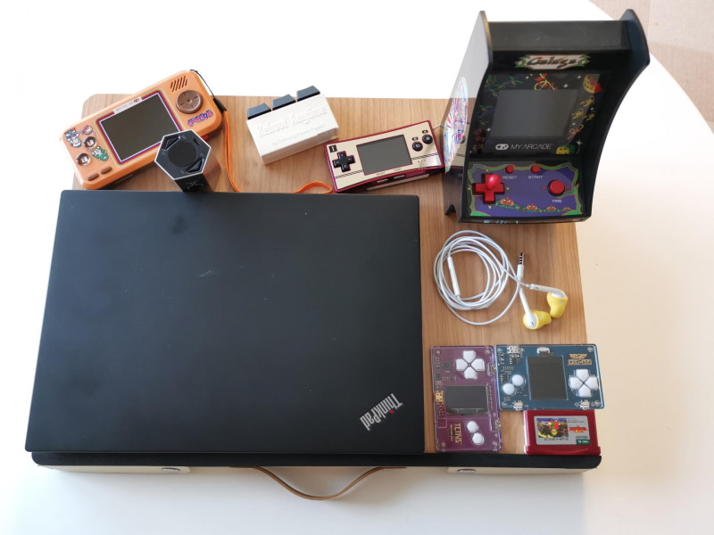 お付き合いで、全くミーティングの当事者と思われていない場合はこういう設定もありそうだ。画面とオーディオのミュート処理を忘れずに！