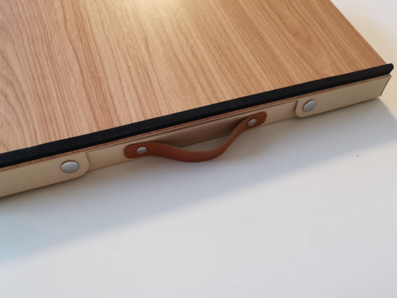 余り丈夫そうでは無いが、家中ならいろいろなモノを入れて楽に持ち歩ける