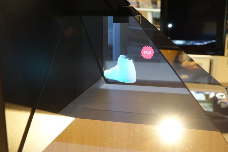 立体式のデジタルサイネージ