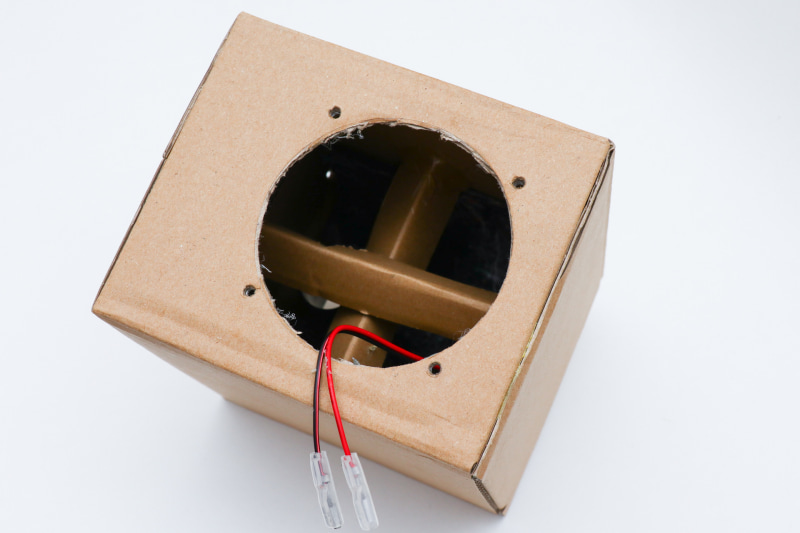 上下左右に補強を入れてみたところ、だいぶ音が変わった