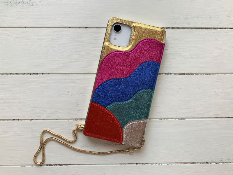 sunshine caseはカラフルな外観だ