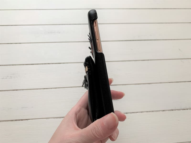 下半分にポーチが付いている