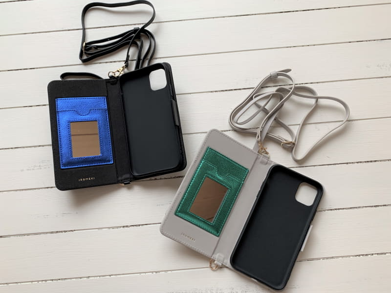 ポケットはそれぞれ色が異なる