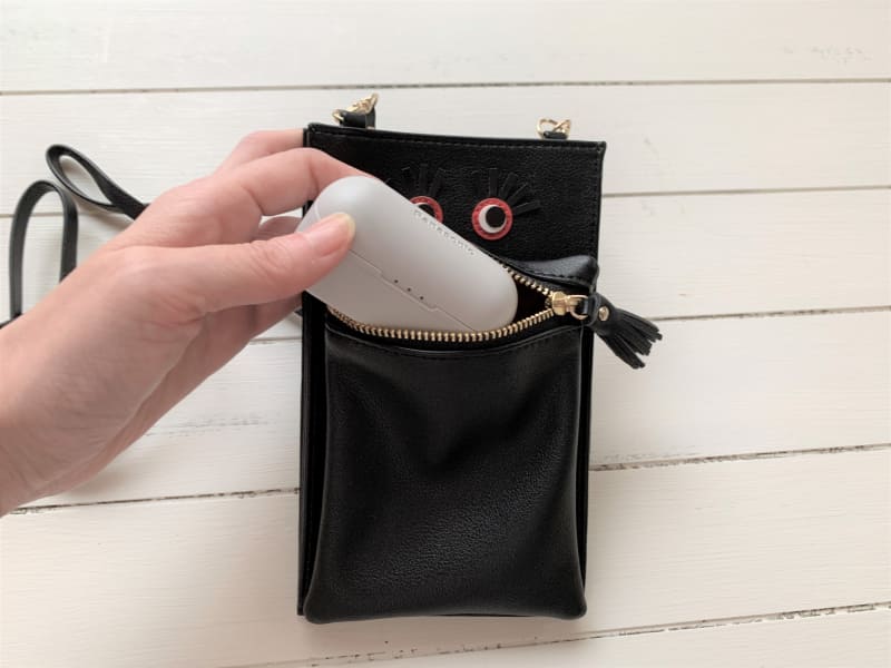 follow you handy for SmartPhoneはワイヤレスイヤホンを入れられるサイズのポケットだ