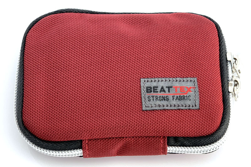 サンワサプライの「スマートキーケース 200-CAR054」はポケットサイズのスマートキーケース。カラーは、ブラック、ネイビー、ワインレッドがあり、サンワダイレクト税込価格は2000円。