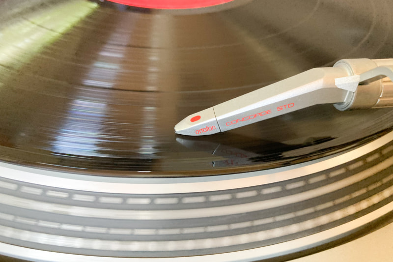 再生中。付いていたカードリッジはDJプレイで有名になる以前のオルトフォンコンコルドSTD