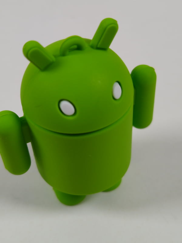 ほぼ同じ距離からスーパーマクロで撮影